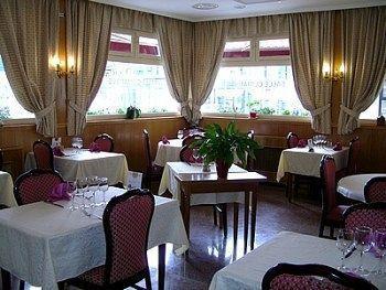 Hotel Logis Hotel-restaurant La Coupe D'or Lisieux