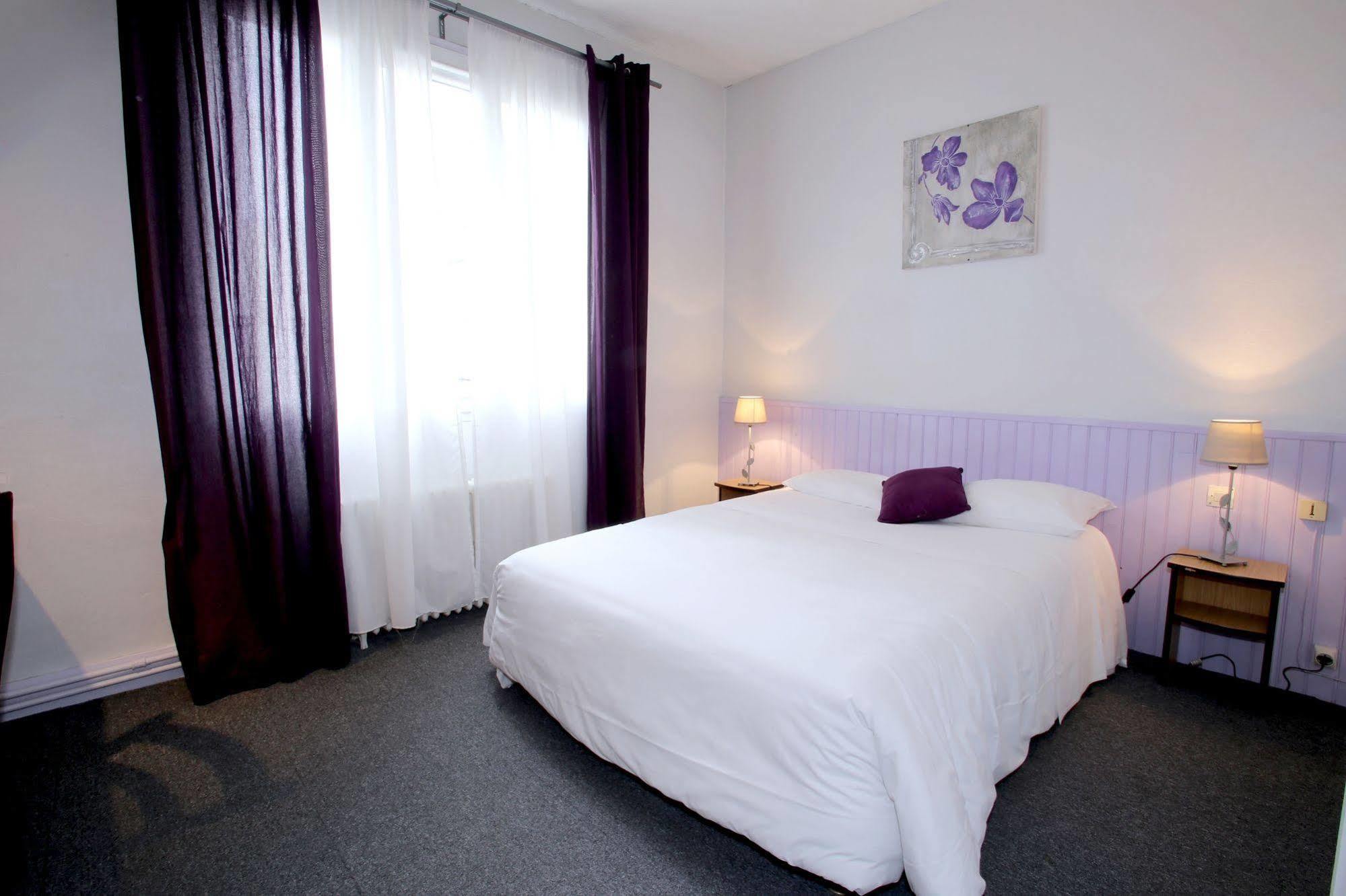 Logis Hotel-restaurant La Coupe D'or Hotel Lisieux