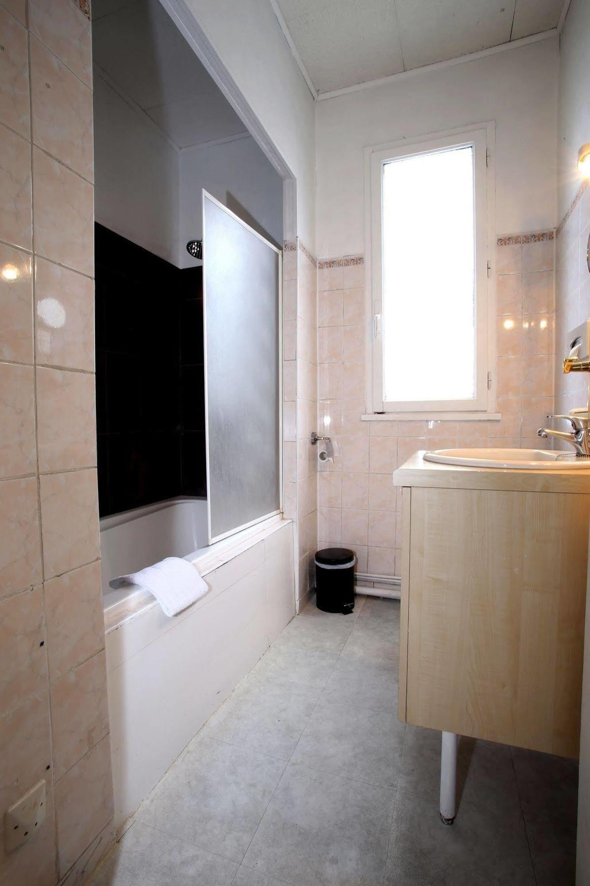 Logis Hotel-restaurant La Coupe D'or 3* Lisieux